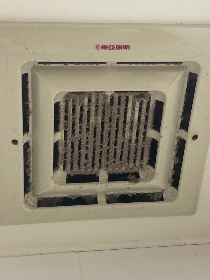 浴室抽風機清潔案件圖片 浴室抽風機清潔案件圖片