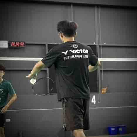 提供羽球初學者服務的專家羽球教練 HowHow