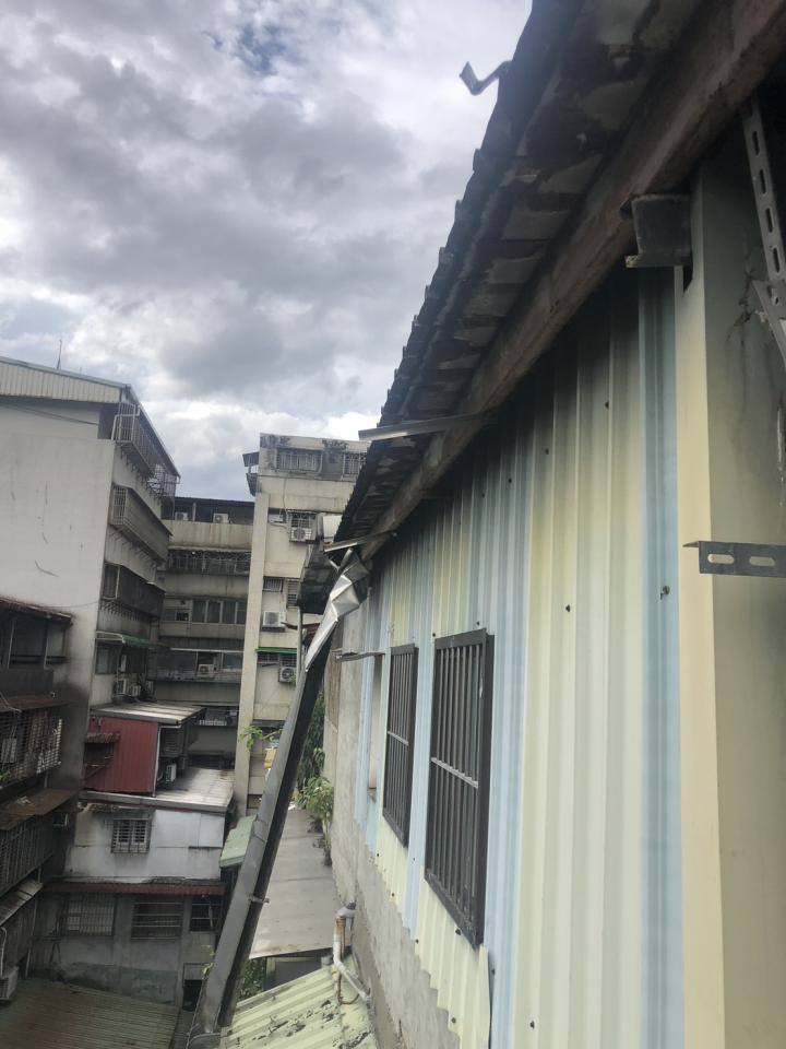鐵皮屋頂案件圖片