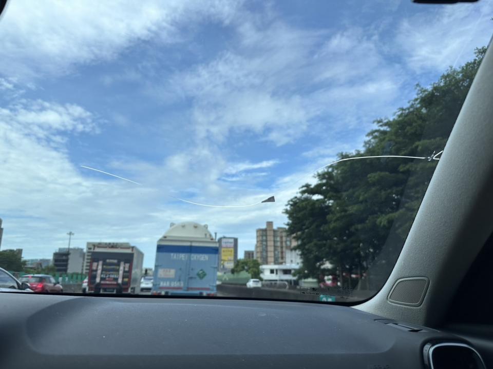 汽車玻璃修補案件圖片