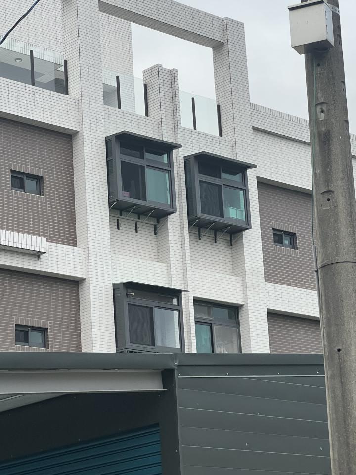 遮雨棚安裝案件圖片