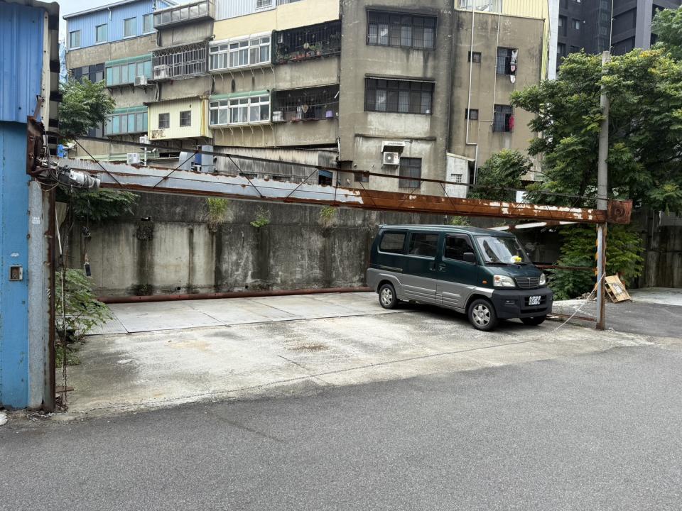 遮雨棚安裝案件圖片 遮雨棚安裝案件圖片
