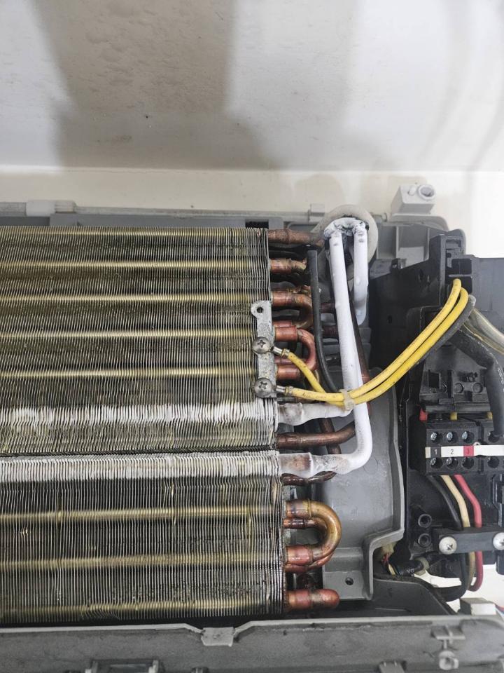 冷氣灌冷媒案件圖片