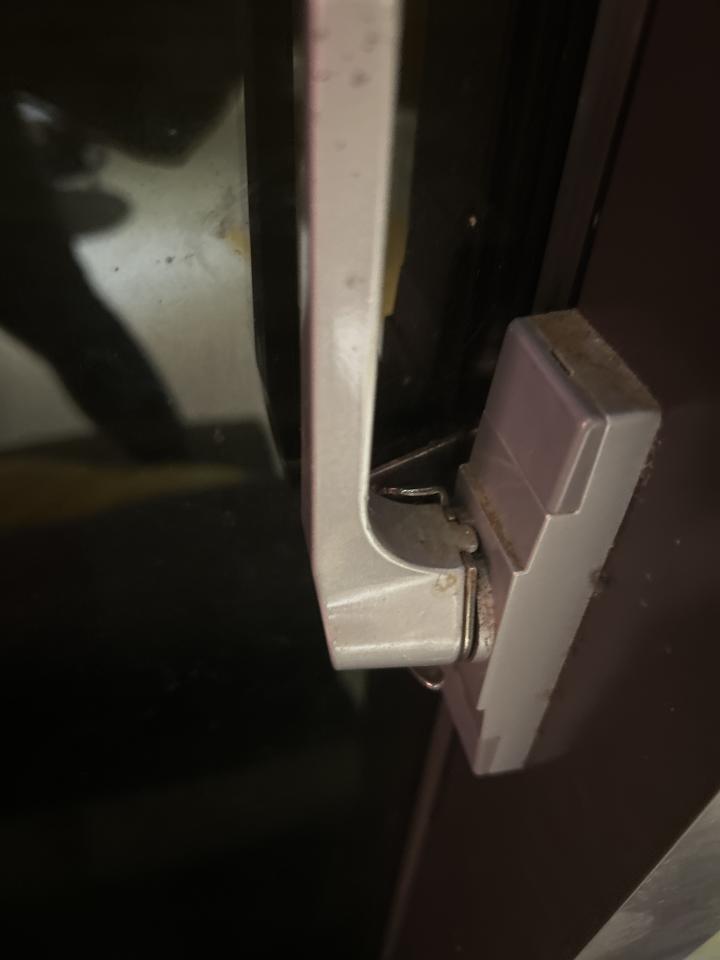 窗戶維修案件圖片