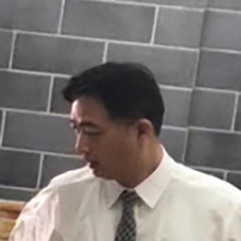 提供翻译i服務的專家Frank Liu