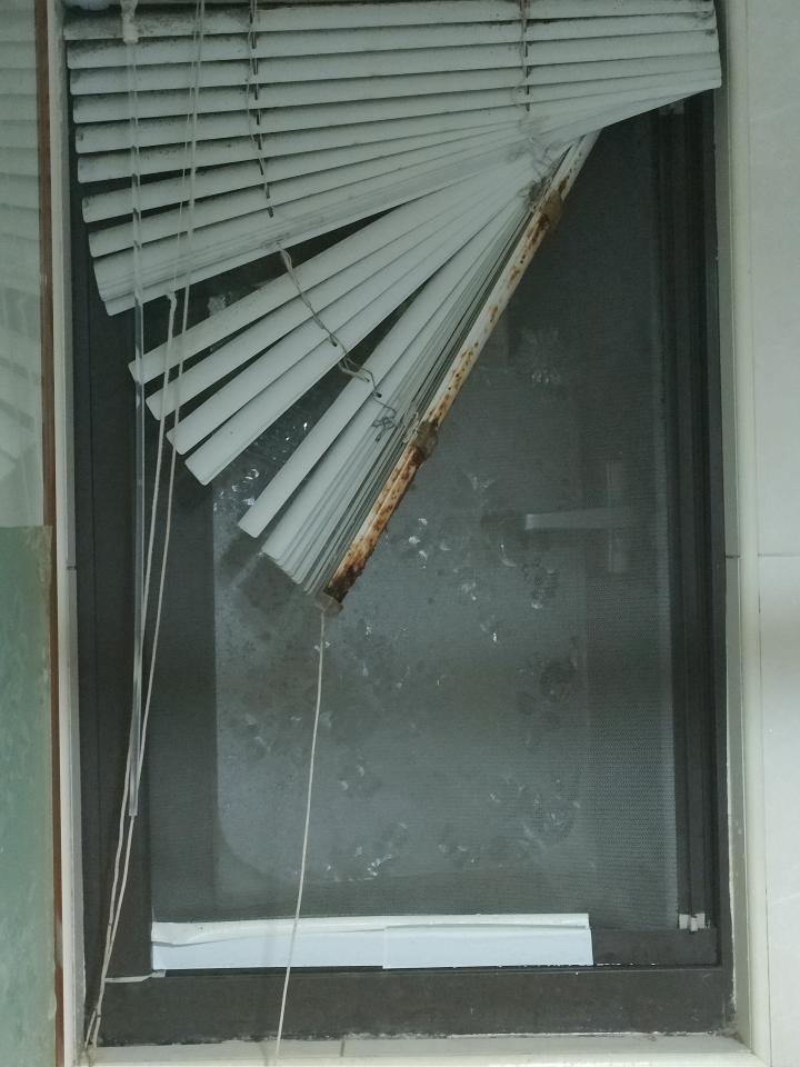 窗簾安裝維修案件圖片