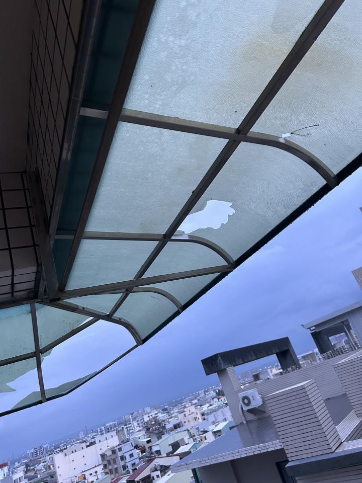 遮雨棚安裝案件圖片