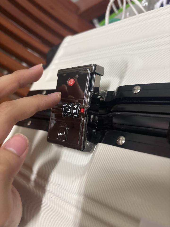 行李箱維修案件圖片