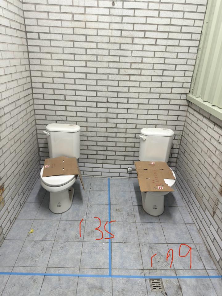 廁所隔間案件圖片