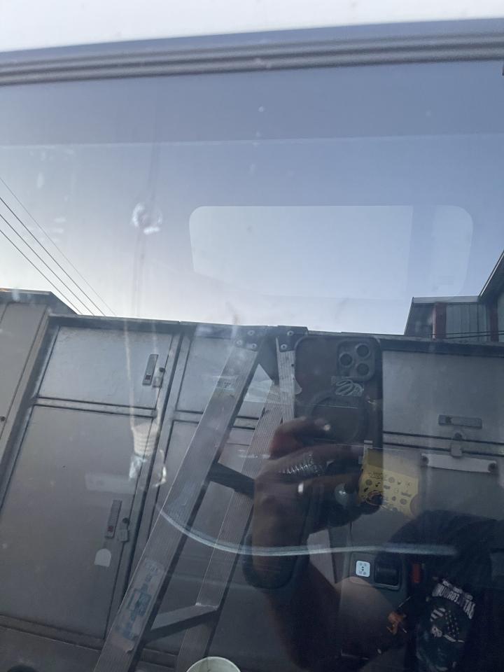 汽車玻璃修補案件圖片