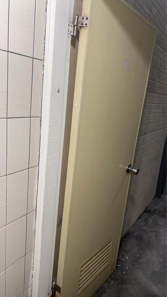 浴室門案件圖片 浴室門案件圖片