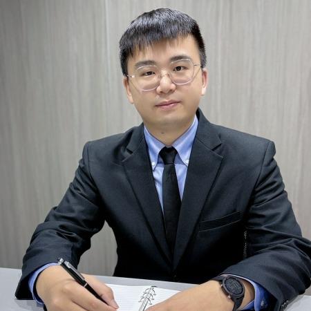 提供公司治理服務的專家楊哲岡