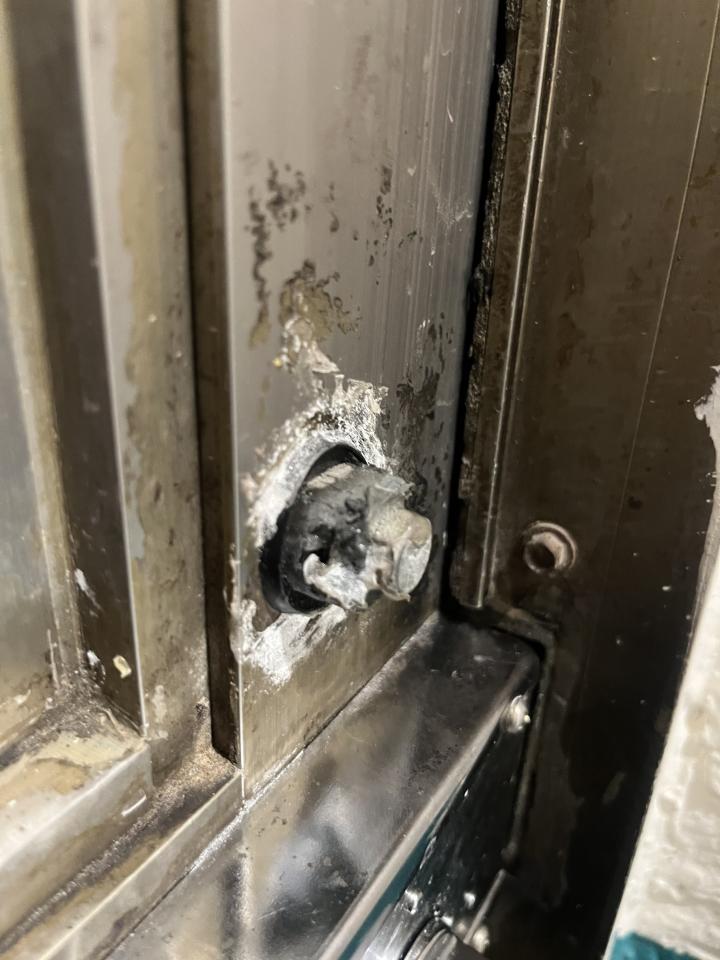 鐵門案件圖片