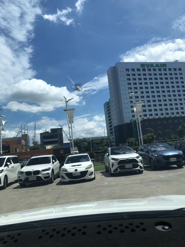 汽車玻璃修補案件圖片