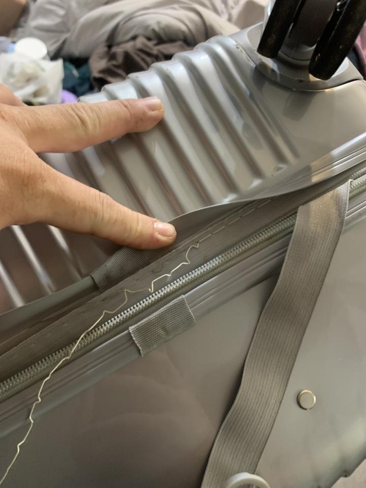行李箱維修案件圖片