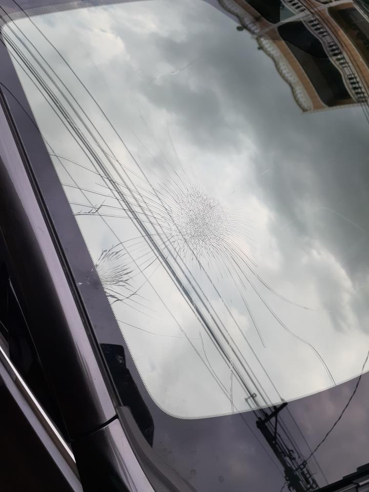 汽車玻璃修補案件圖片