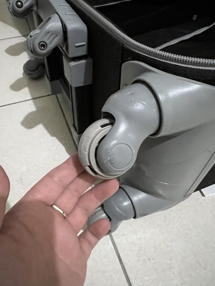 行李箱維修案件圖片