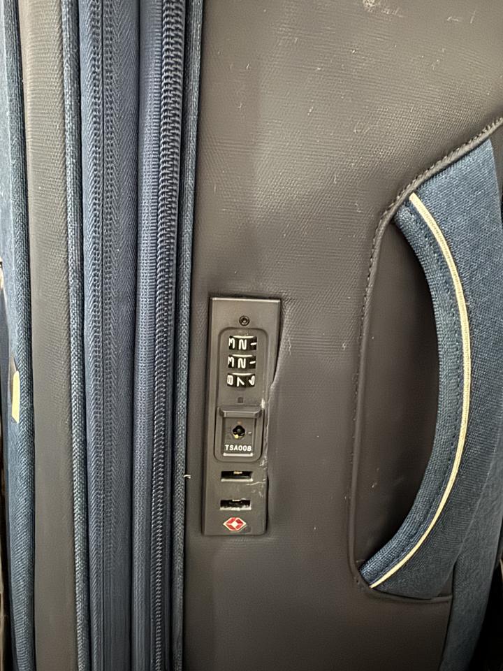 行李箱維修案件圖片