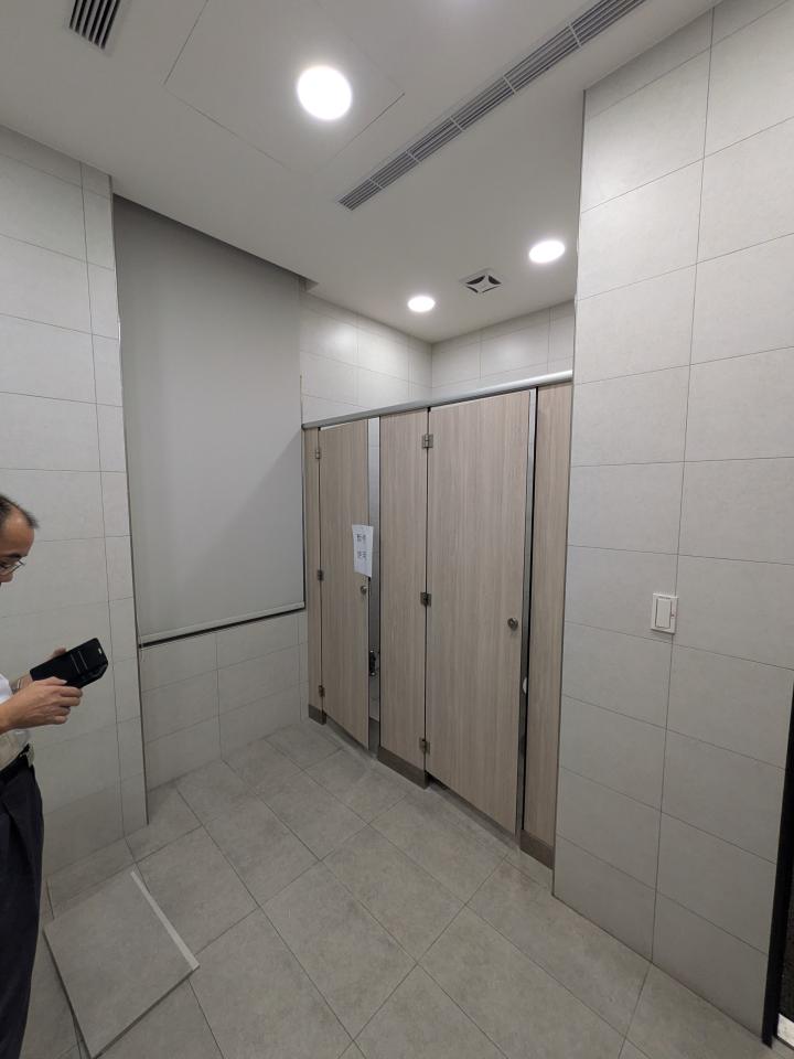 廁所隔間案件圖片