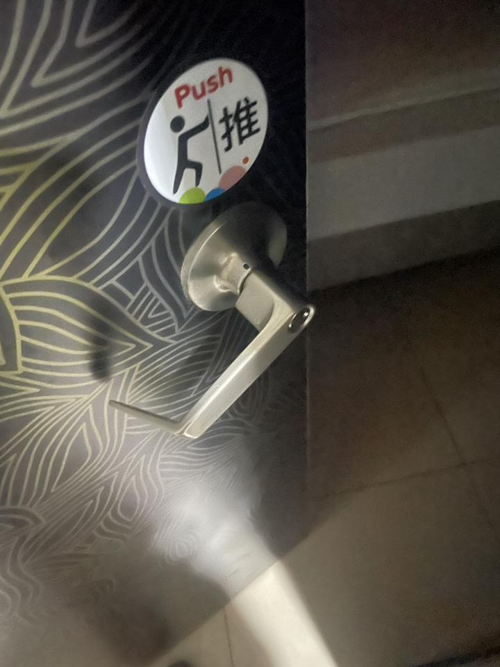 門片維修案件圖片