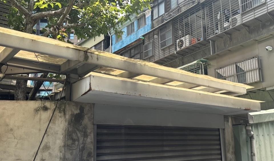 屋簷排水槽施工案件圖片