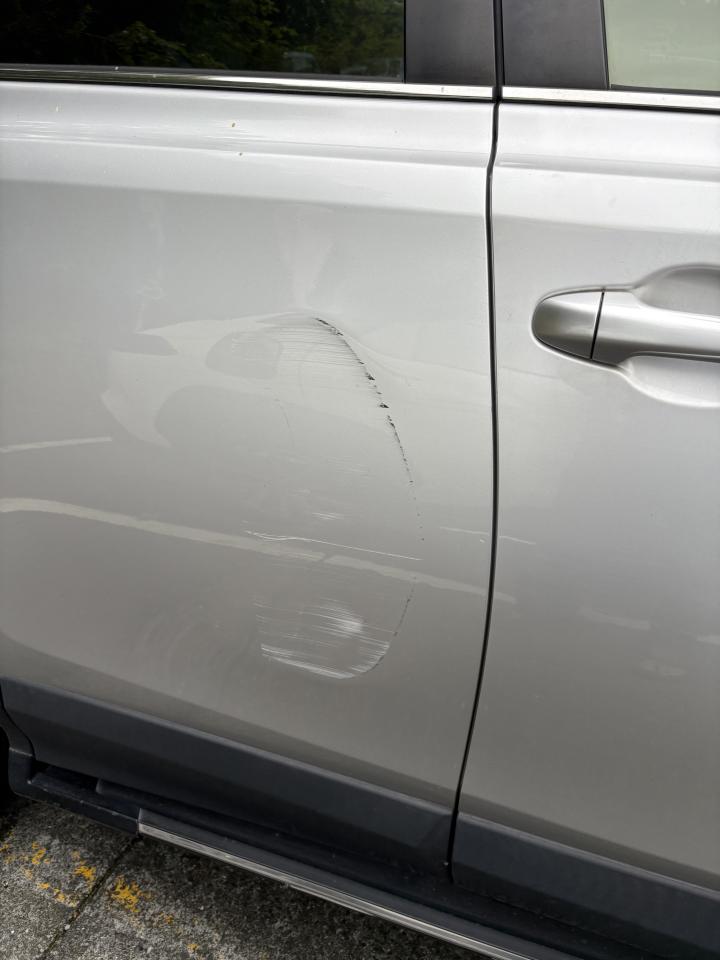 汽車板金烤漆案件圖片