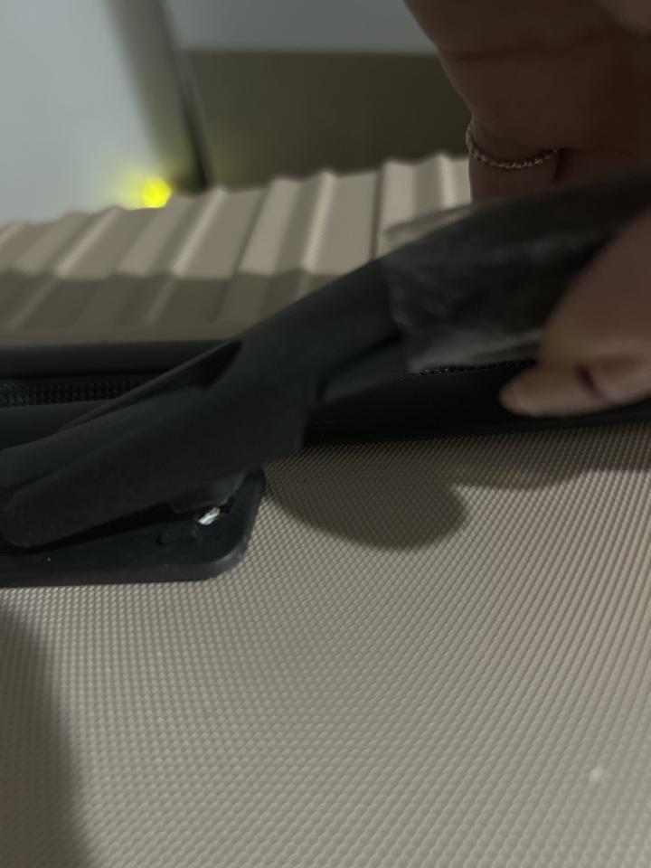 行李箱維修案件圖片