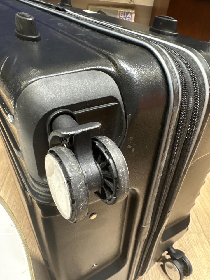 行李箱維修案件圖片
