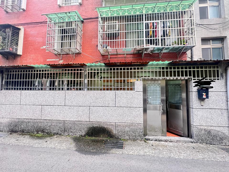 屋簷排水槽施工案件圖片