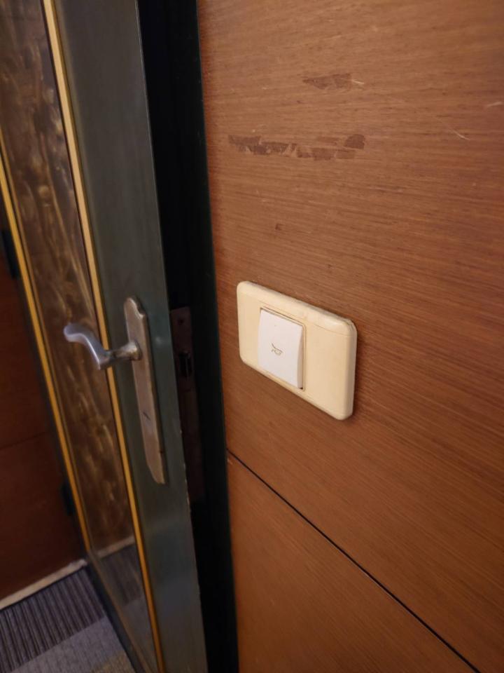 鐵門案件圖片