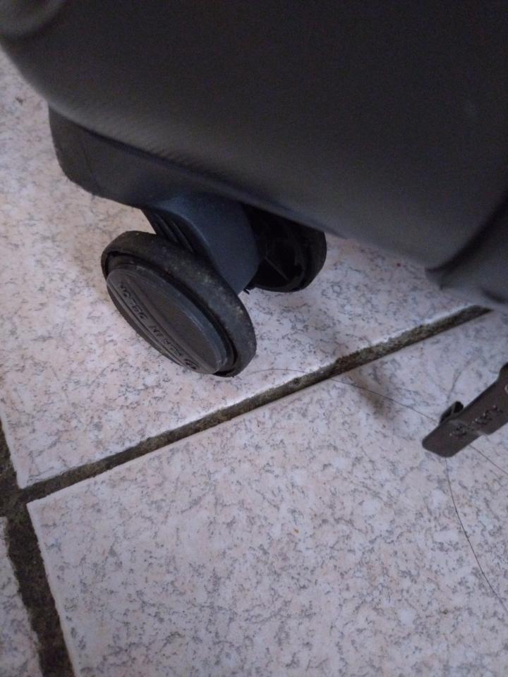 行李箱維修案件圖片