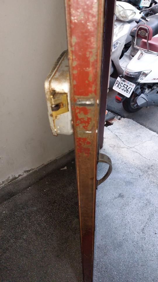 鐵門案件圖片