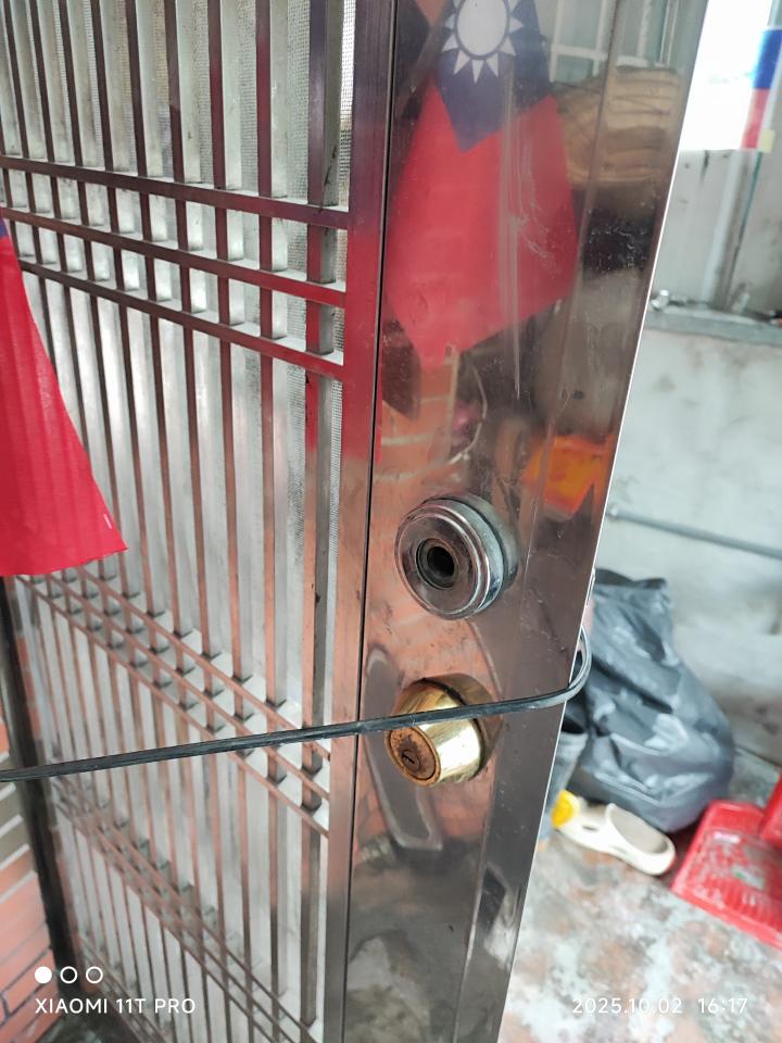 鐵門案件圖片