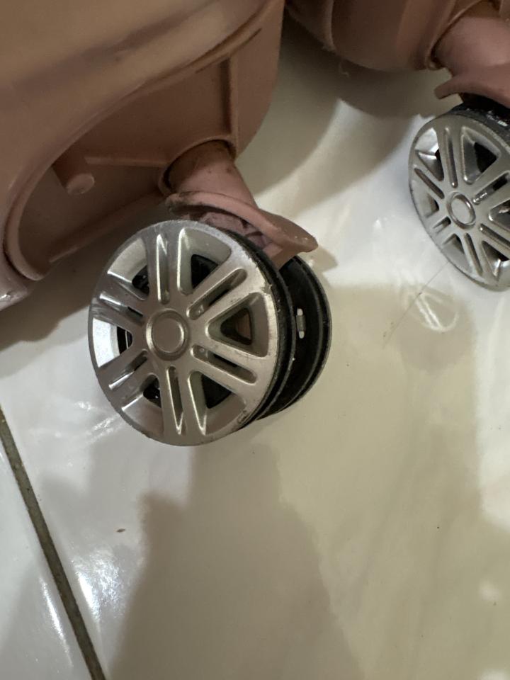 行李箱維修案件圖片