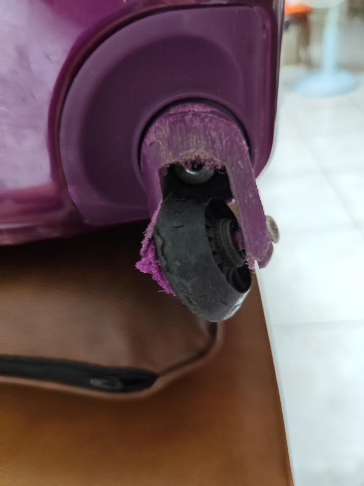 行李箱維修案件圖片