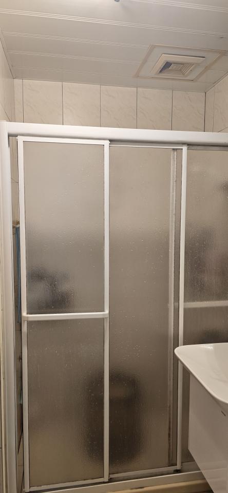 淋浴拉門安裝維修案件圖片