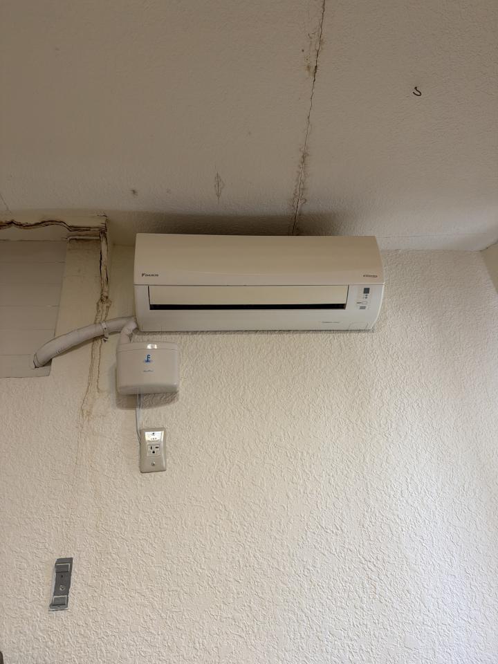 冷氣排水器安裝案件圖片