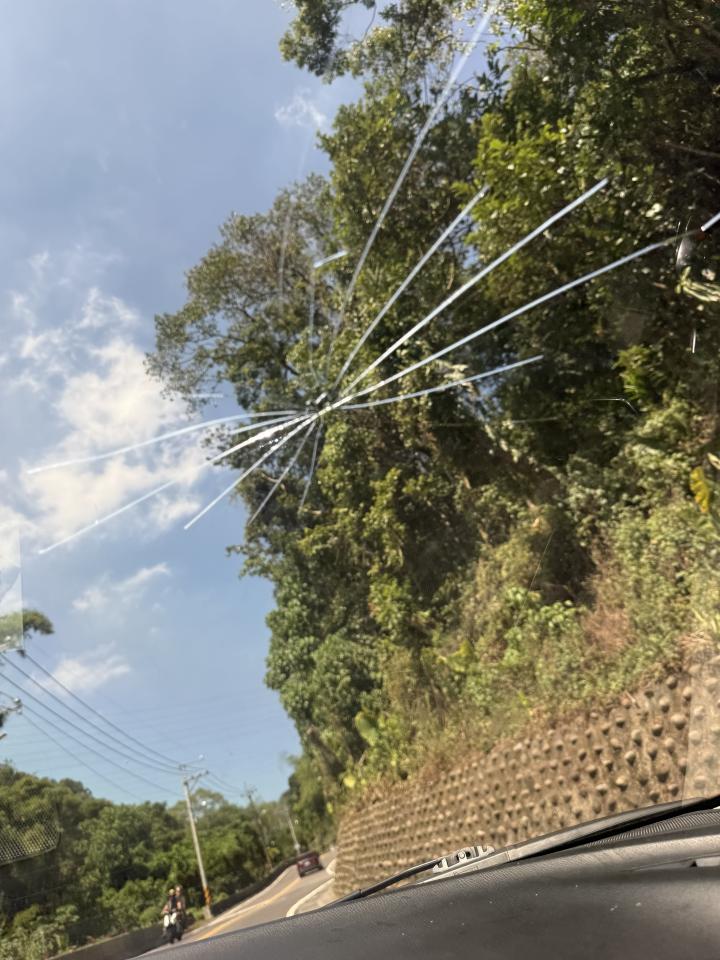 汽車玻璃修補案件圖片 汽車玻璃修補案件圖片