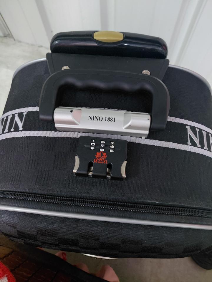 行李箱維修案件圖片