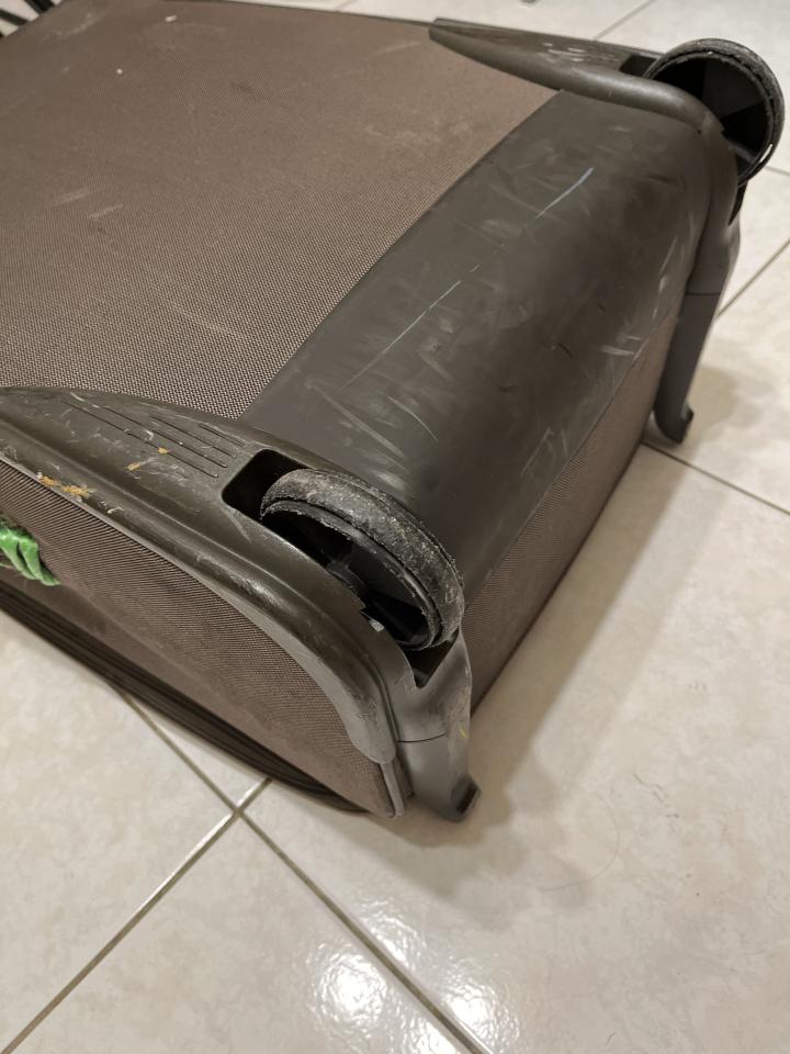 行李箱維修案件圖片