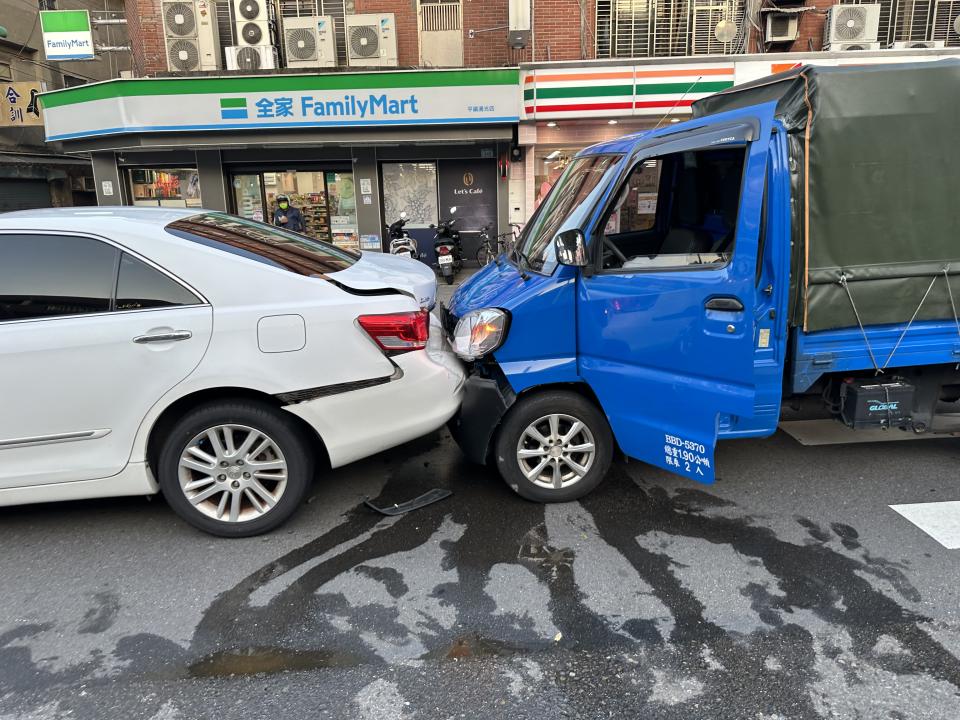 汽車板金烤漆案件圖片