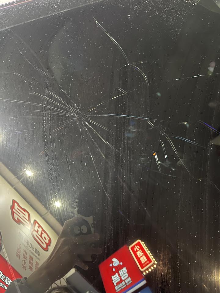 汽車玻璃修補案件圖片