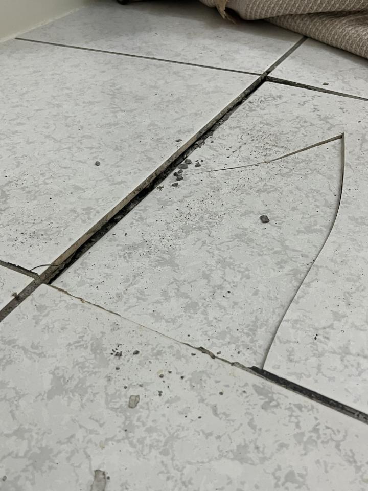 磁磚修補案件圖片 磁磚修補案件圖片