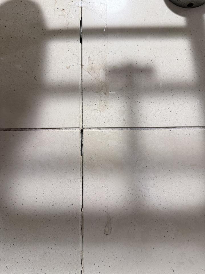 磁磚修補案件圖片 磁磚修補案件圖片