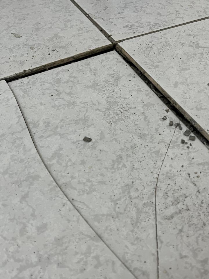 磁磚修補案件圖片 磁磚修補案件圖片