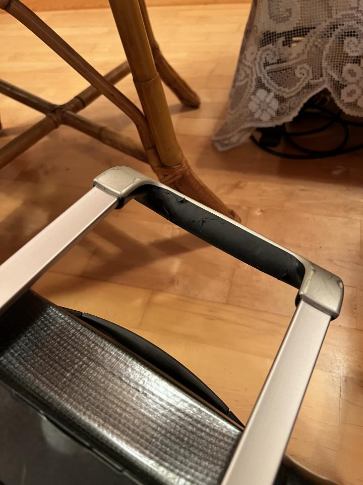 行李箱維修案件圖片 行李箱維修案件圖片