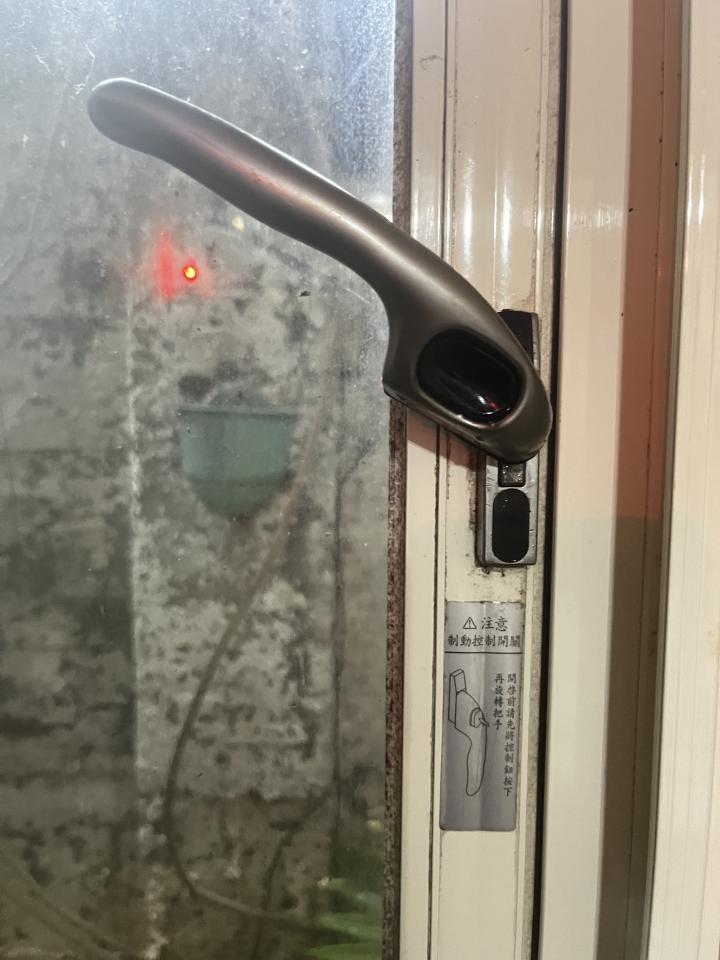 窗戶維修案件圖片