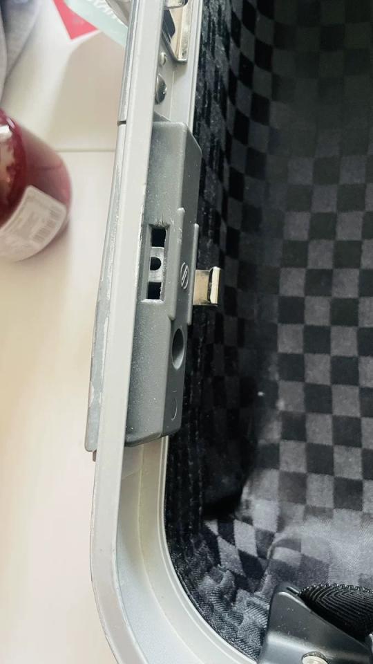 行李箱維修案件圖片