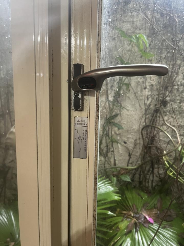 窗戶維修案件圖片