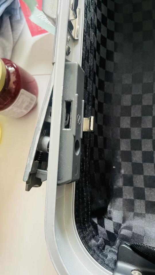 行李箱維修案件圖片